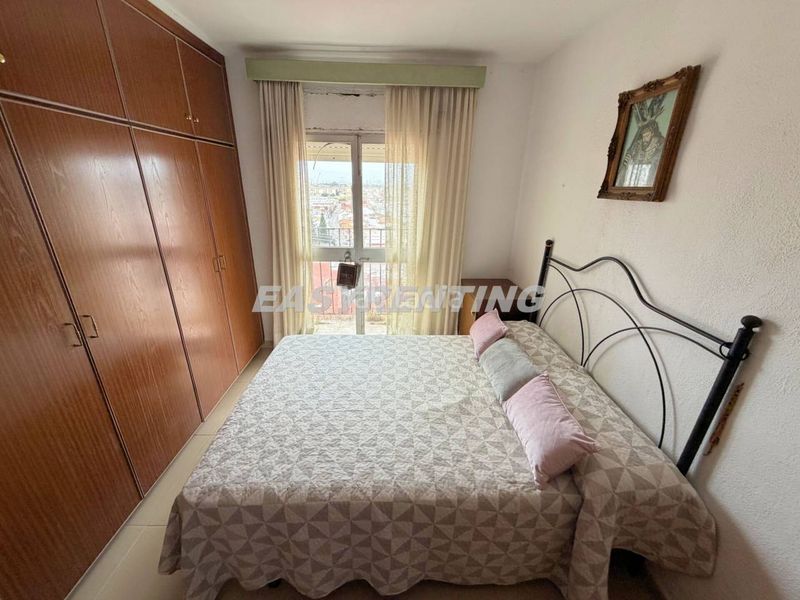 Foto 24bb0814-fdda-4966-926a-51fdc7ba9b52. Pis a San Pedro-Gabriel Miró-María Guerrero Línea de la Concepción (La)