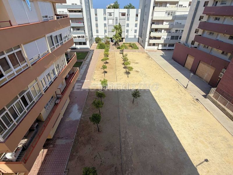 Foto 1fee89a2-19a0-44f2-af73-26ca3089136d. Pis a Santa Bárbara-Ciudad Deportiva Línea de la Concepción (La)