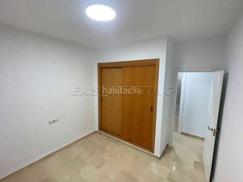 Foto 84092260-40ae-46d6-b9c5-a5c0f4e91a5e. Pis amb aparcament a Santa Bárbara-Ciudad Deportiva Línea de la Concepción (La)