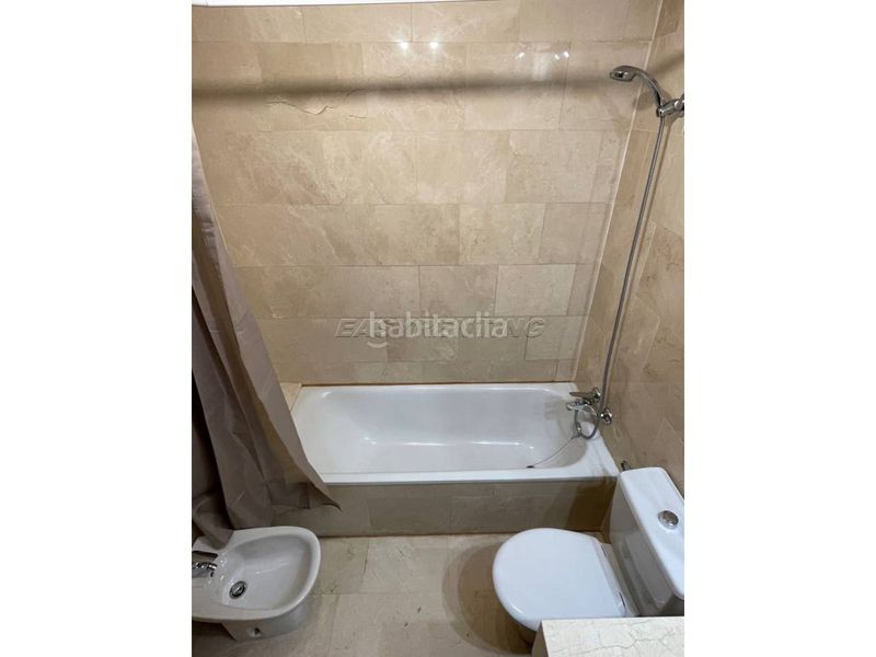 Foto bd258cb6-b4a9-4126-ac0e-9fb25d48a526. Pis amb aparcament a Santa Bárbara-Ciudad Deportiva Línea de la Concepción (La)