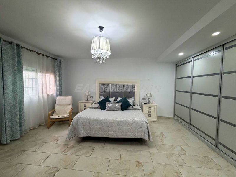 Foto d45460ab-0f9f-4ba0-bb8e-83f9919976a6. Casa a San Pedro-Gabriel Miró-María Guerrero Línea de la Concepción (La)