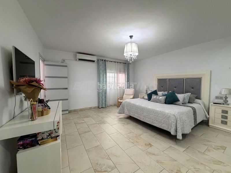 Foto fec77fd7-7a3b-439c-b2d8-11e733892eac. Casa a San Pedro-Gabriel Miró-María Guerrero Línea de la Concepción (La)