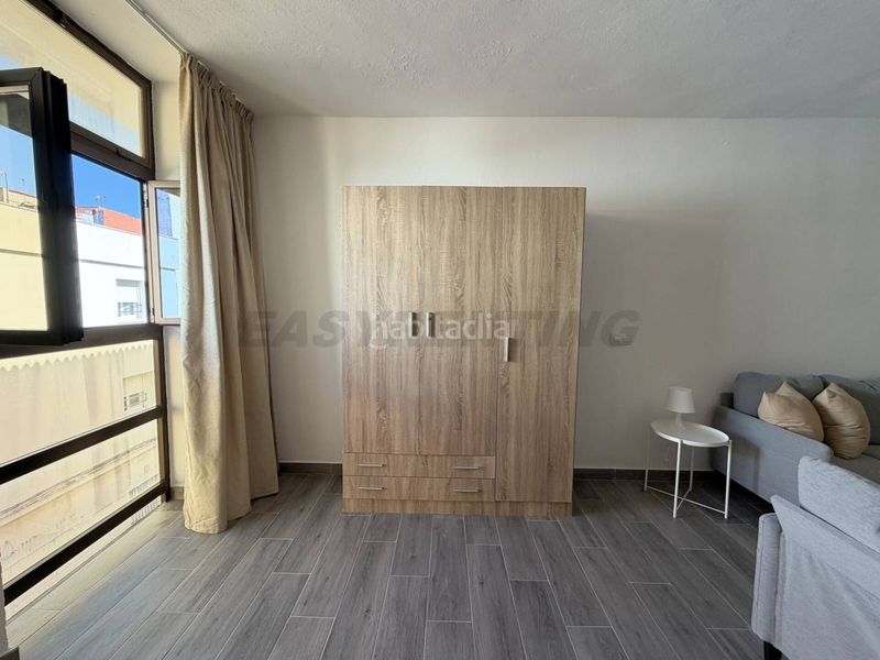 Foto 78a8b0f2-baee-46ea-ad09-a924b843cc02. Lloguer loft a Centro-San Felipe-Huerta Fava Línea de la Concepción (La)