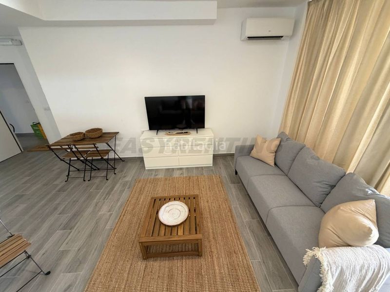 Foto 811b7e70-3d68-4095-8d94-b7cefac7b73c. Lloguer loft a Centro-San Felipe-Huerta Fava Línea de la Concepción (La)