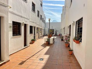 Maison jumelée  Calle luis braille. Adosado semi nuevo de 1 habitacion con garaje y trastero