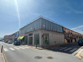 Location Local commercial à Calle avicena 16. Local en alquiler en hijar