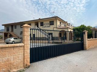 Edifici a Camino de la cañada 60. Restaurante en venta en cozvijar