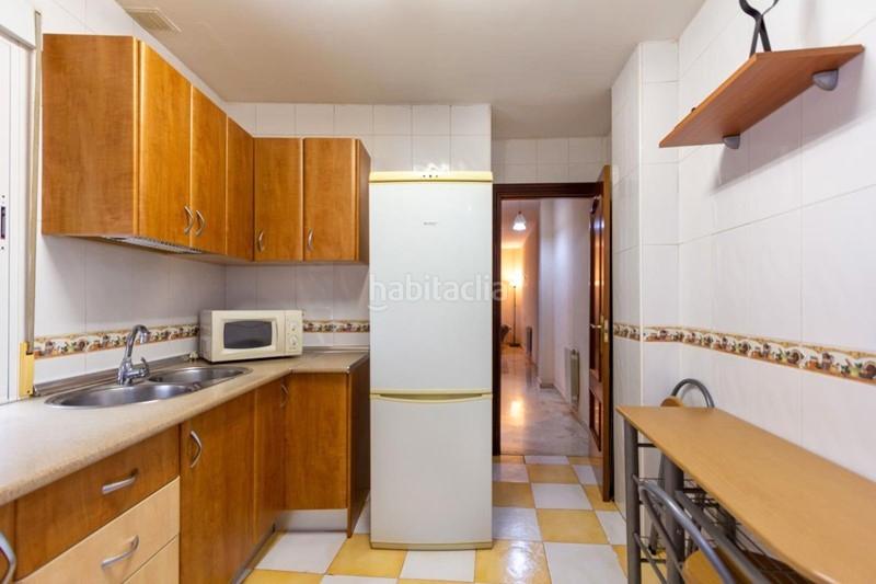 Foto 7e1734c6-979f-49a6-830d-71b25a70ecee. Piso en calle caniche 1 piso en Maracena