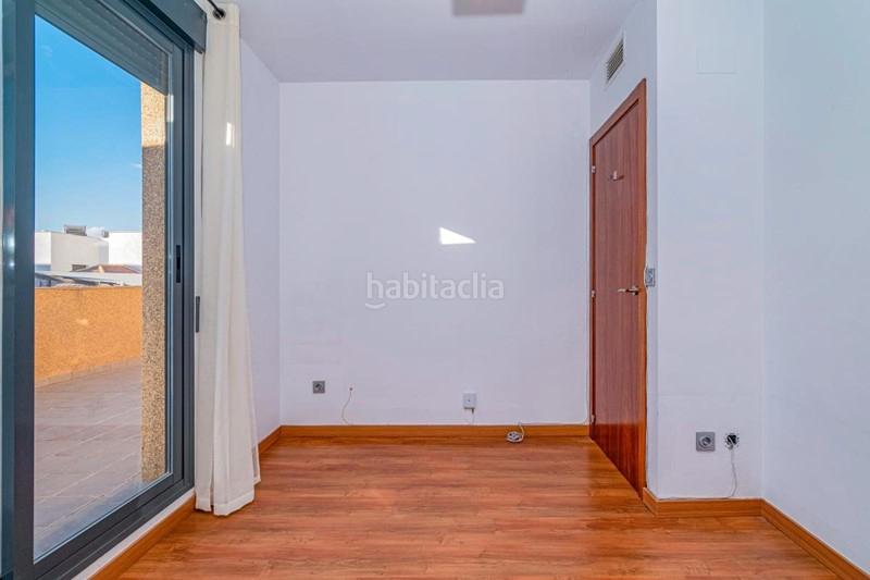 Foto fecdd9e4-3587-47b6-8998-aa352801f729. Attico in calle palencia 23 in Las Tres Cruces Armilla