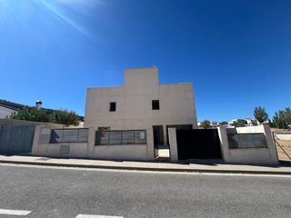 Xalet  Calle puntal de las siete lagunas 18. Chalet en obra en cañadas del parque