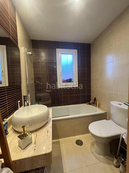 Foto 29077b17-f5c5-45c0-a1e7-937ce1b35559. Alquiler ático precioso ático de dos dormitorios con solarium en Benalmádena