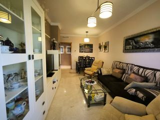 Miete Etagenwohnung  Calle helios. Precioso, piso de septiembre a junio con garaje especial docente