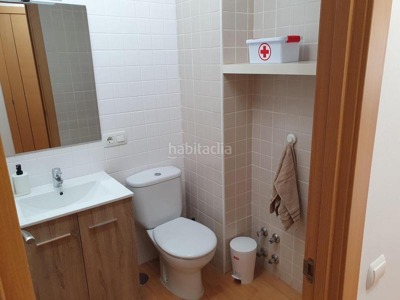 Foto 14bbb922-d46c-40da-af54-4adaf320a1c3. Alquiler piso bonito apartamento en primera línea de playa en Benalmádena