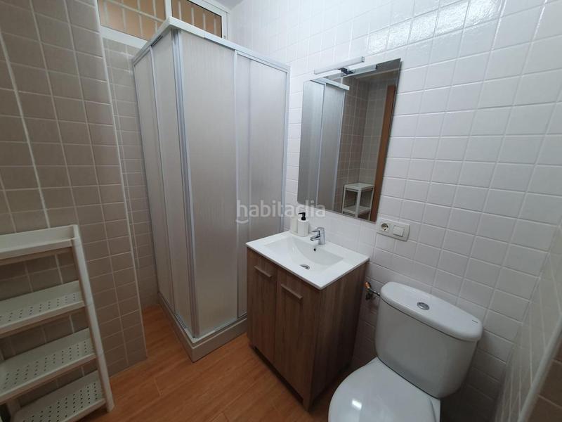 Foto 5179e1f3-72b2-48f6-9076-a8a5dc610fd4. Alquiler piso bonito apartamento en primera línea de playa en Benalmádena