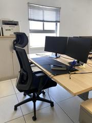 Lloguer Oficina a Iván pavlov 4. Oficina con garaje equipada con material informático