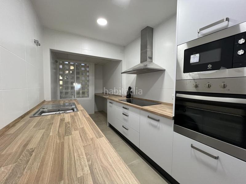 Foto 37852553-3d26-472b-8b73-0221fe423165. Rent ground floor with parking pool in El Bajondillo Torremolinos