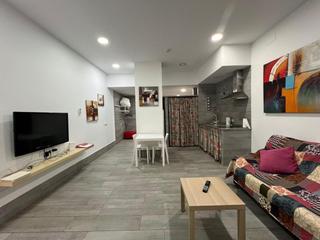 Rent Ground floor  Gerona. Espectacular apartamento en planta baja