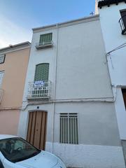 Maison en Calle la cerca 17. Venta de casa en torredonjimeno