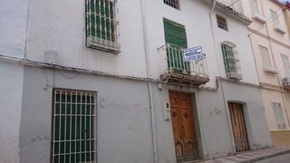 Chalet à Torredonjimeno. Chalet en venta en torredonjimeno, 4 dormitorios.