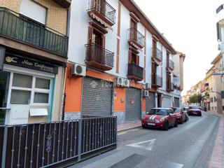Local Comercial en Avda. De los Ogíjares