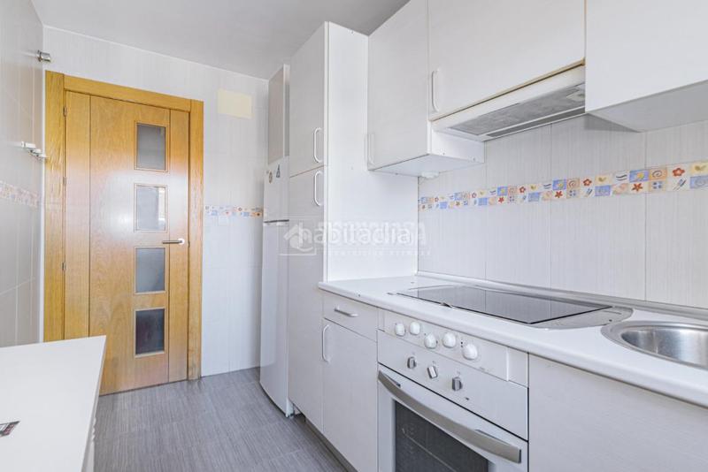 Foto b2160e72-cb19-485b-9bcd-7b9a9594b03e. Pis amb aparcament a Las Tres Cruces Armilla
