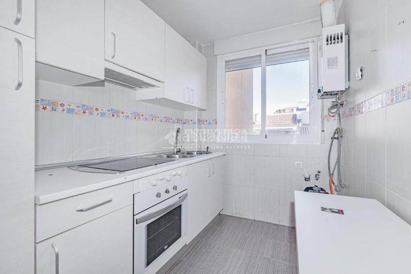 Foto c260d331-3ad2-4ed7-bedf-393accb56780. Pis amb aparcament a Las Tres Cruces Armilla