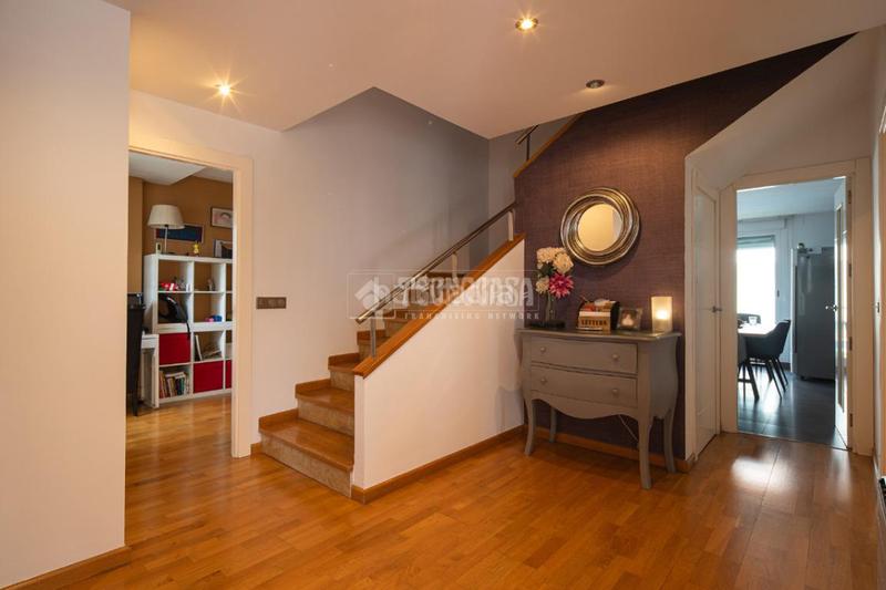 Foto 501db376-889a-4042-bffb-bf5776f27868. Casa pareada casa en venta en San Miguel Armilla
