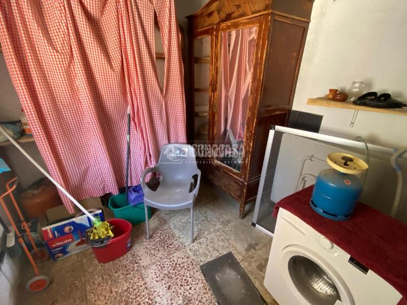 Foto 245e06c6-a881-4c81-b2c3-684a6b5644ec. Casa pareada casa en venta en San Antón Armilla