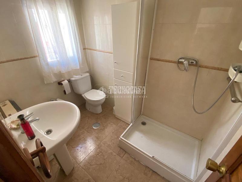 Foto 7248dbae-6073-4e3e-bd7c-d74c61da1402. Casa pareada casa en venta en San Antón Armilla