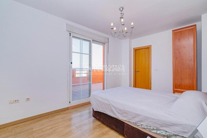 Foto 8251657c-2ad1-43ab-ab5d-88c1df4280aa. Dachwohnung mit heizung in Las Tres Cruces Armilla