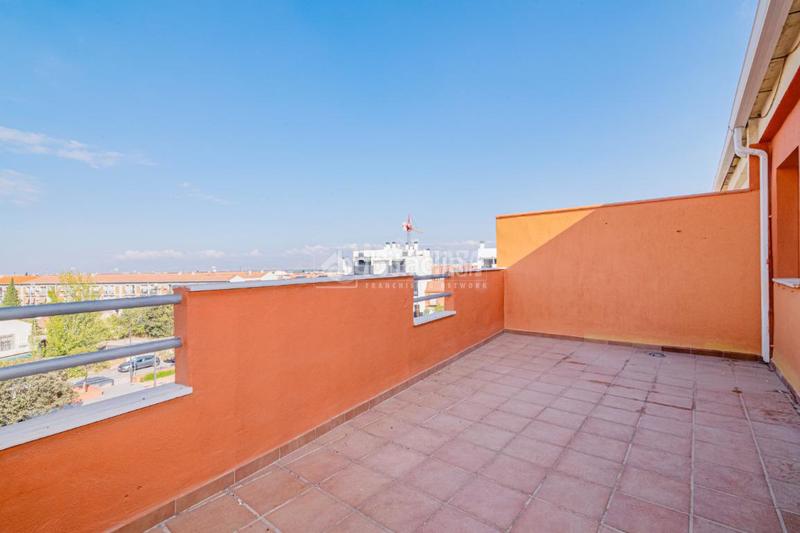 Foto 8488c243-7152-4e5f-abfe-a635a2403847. Dachwohnung mit heizung in Las Tres Cruces Armilla