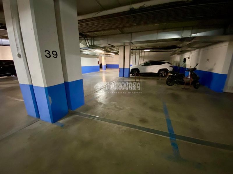 Foto 34bda8f8-b345-4e8e-abe0-ebfef62f5646. Aparcament cotxe a Campus de la Salud Armilla