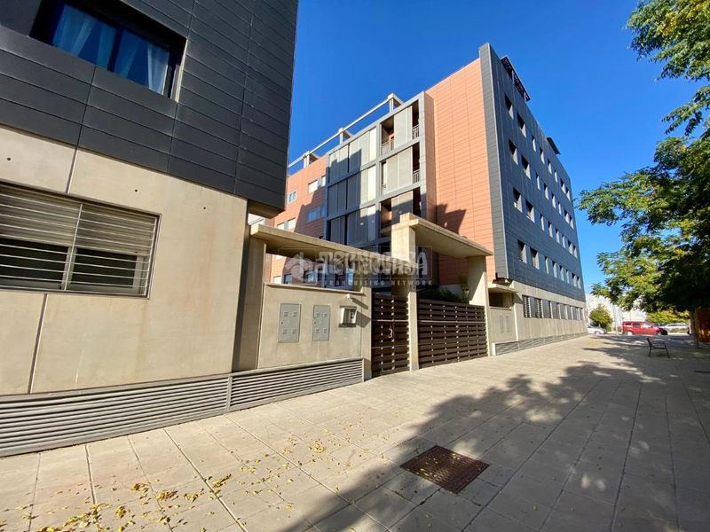 Foto a0e2d095-a687-42b0-9886-4d17514431e0. Aparcament cotxe a Campus de la Salud Armilla