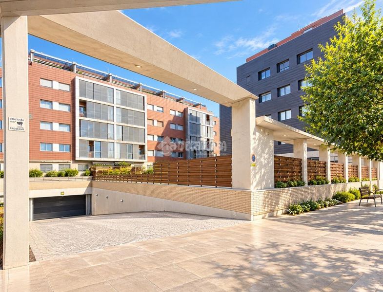 Foto b508beff-f1d6-4151-a1af-80559cb8a56c. Aparcament cotxe a Campus de la Salud Armilla