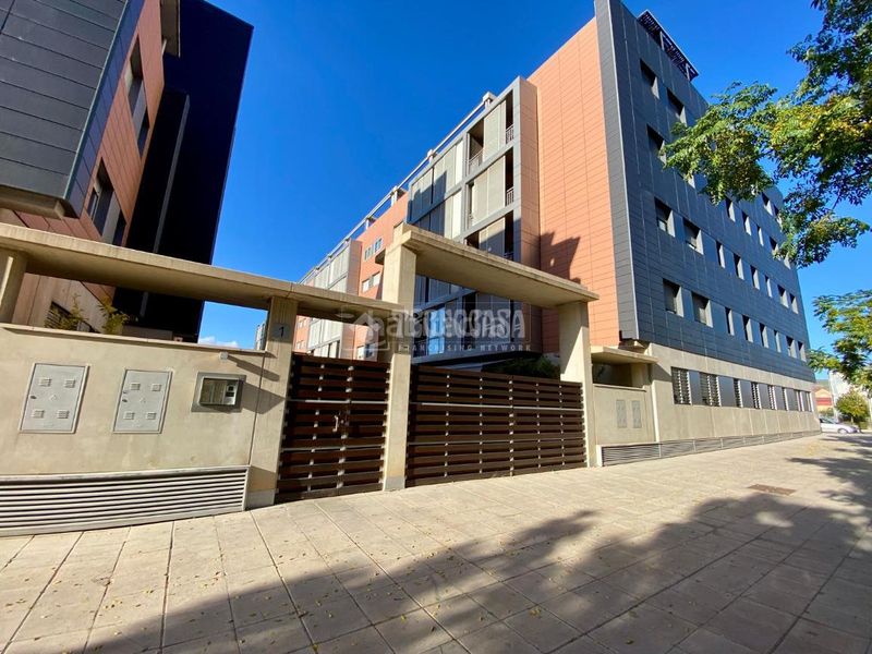 Foto e240a6c8-3e85-4a28-8ee5-a75232e1ea0b. Aparcament cotxe a Campus de la Salud Armilla