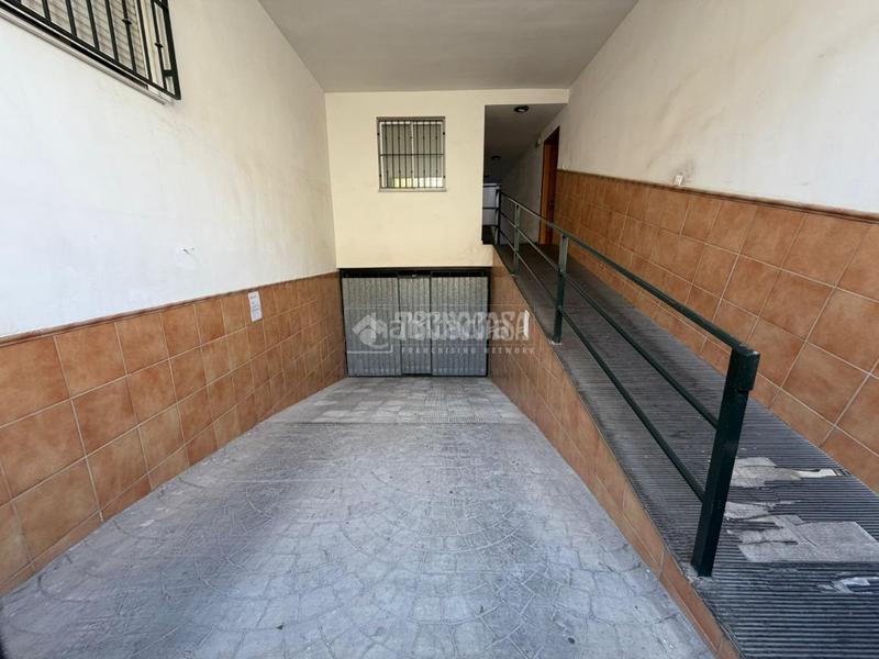 Foto 27bf2b02-0e4b-49d1-a767-f803015e2a47. Posto auto in San Antón Armilla