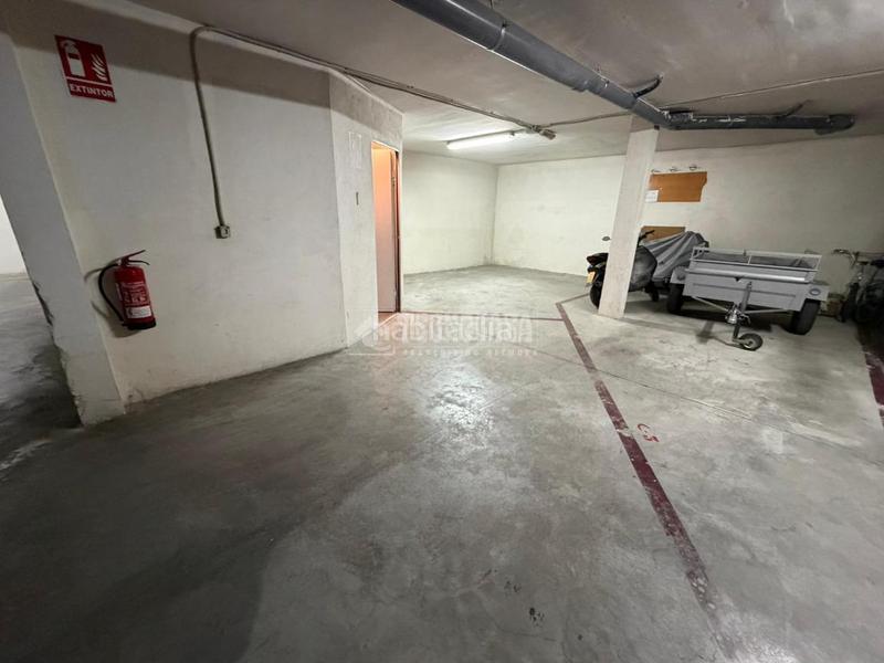 Foto db8eaf0a-6e57-413e-8204-a96e1536eaa2. Posto auto in San Antón Armilla