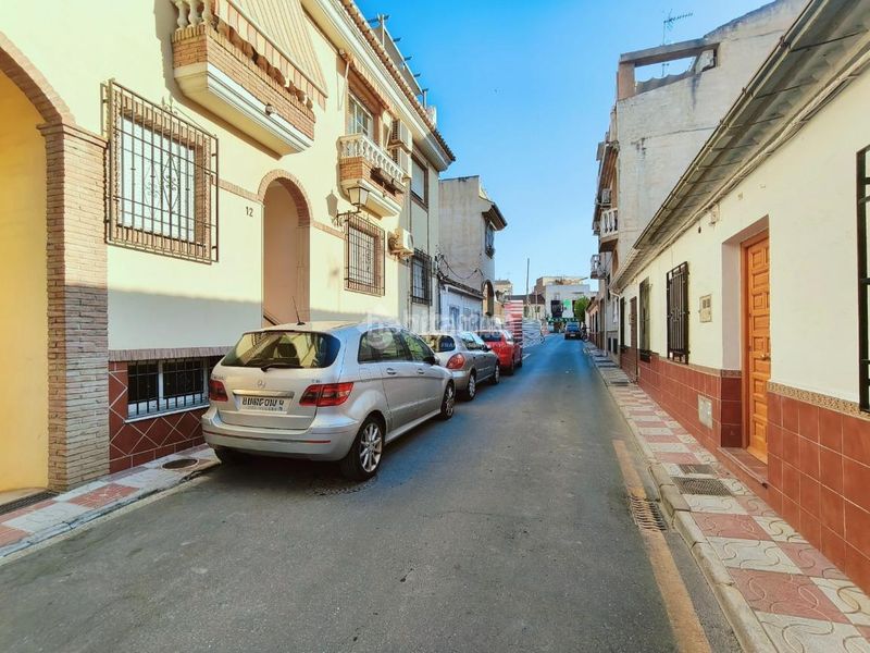 Foto f2585612-b04b-4cf0-a1d5-374e846c7e9a. Aparcament cotxe a San Antón Armilla