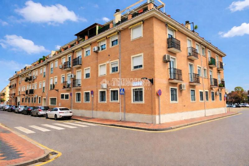 Foto 4660971f-01a2-4b54-b2ce-c7da016d215b. Aparcament cotxe a San Miguel Armilla