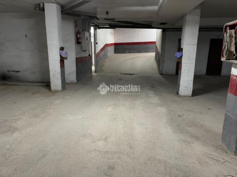 Foto b9e99572-86d6-4c74-b2d2-b1505bce29e4. Aparcament cotxe a Avda. De los Ogíjares Armilla