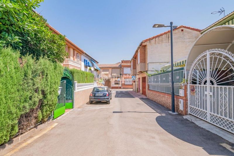 Foto 13e9d313-c4a1-45e5-bdc6-b1fe4873f639. Casa aparellada a Poniente Armilla