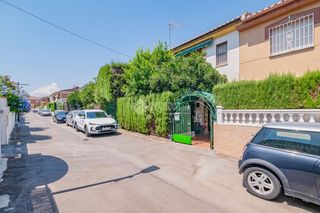 Casa aparellada a Poniente