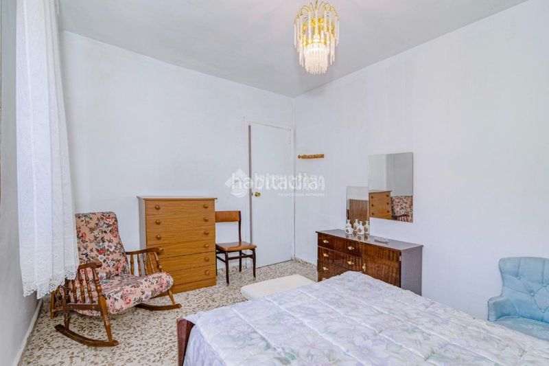 Foto df2b7684-2e56-4c7f-ac59-956c4ac4ba95. Casa aparellada a Poniente Armilla