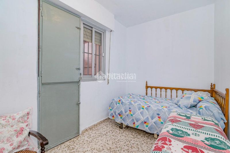 Foto ee52c23b-602b-4e95-85b1-3f0511a09c2f. Casa aparellada a Poniente Armilla