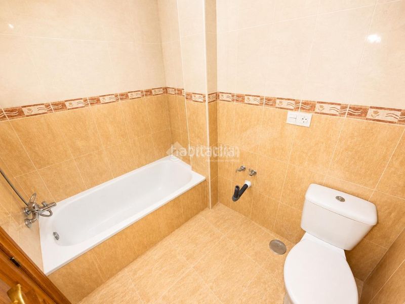 Foto b9dfb104-ae64-4c39-98a8-19e541f55639. Pis a Huétor Vega