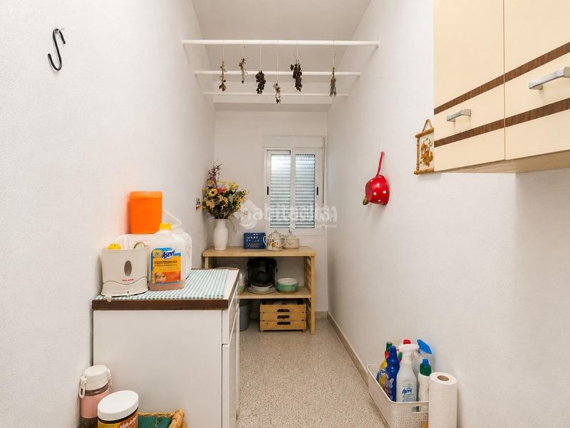 Foto eb83b1fd-2fe3-4823-92e7-d8025f4b525c. Casa amb aparcament a Avda. De los Ogíjares Armilla