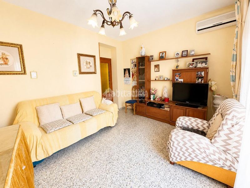 Foto fe777b0c-1f8a-4cc4-90b9-e84f2473108b. Casa amb aparcament a Avda. De los Ogíjares Armilla