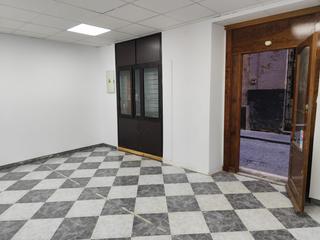 Lloguer Local Comercial  Calle sagasta. Local para cualquier tipo de negocio