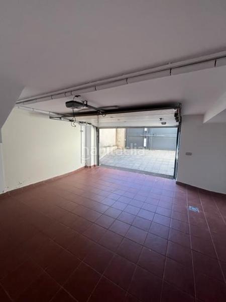 Foto 8e97e1f6-41dd-4dec-b019-fdacf9b838ba. Casa pareada en calle almiar 28 unifamiliar junto centro comercial serrallo en Granada