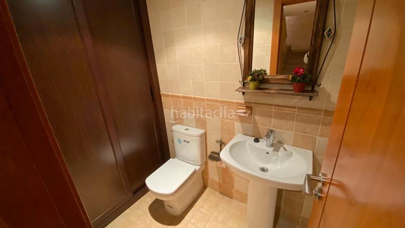 Foto da73c8e0-0896-4e93-8795-ac6cb6416392. Casa pareada en calle almiar 28 unifamiliar junto centro comercial serrallo en Granada